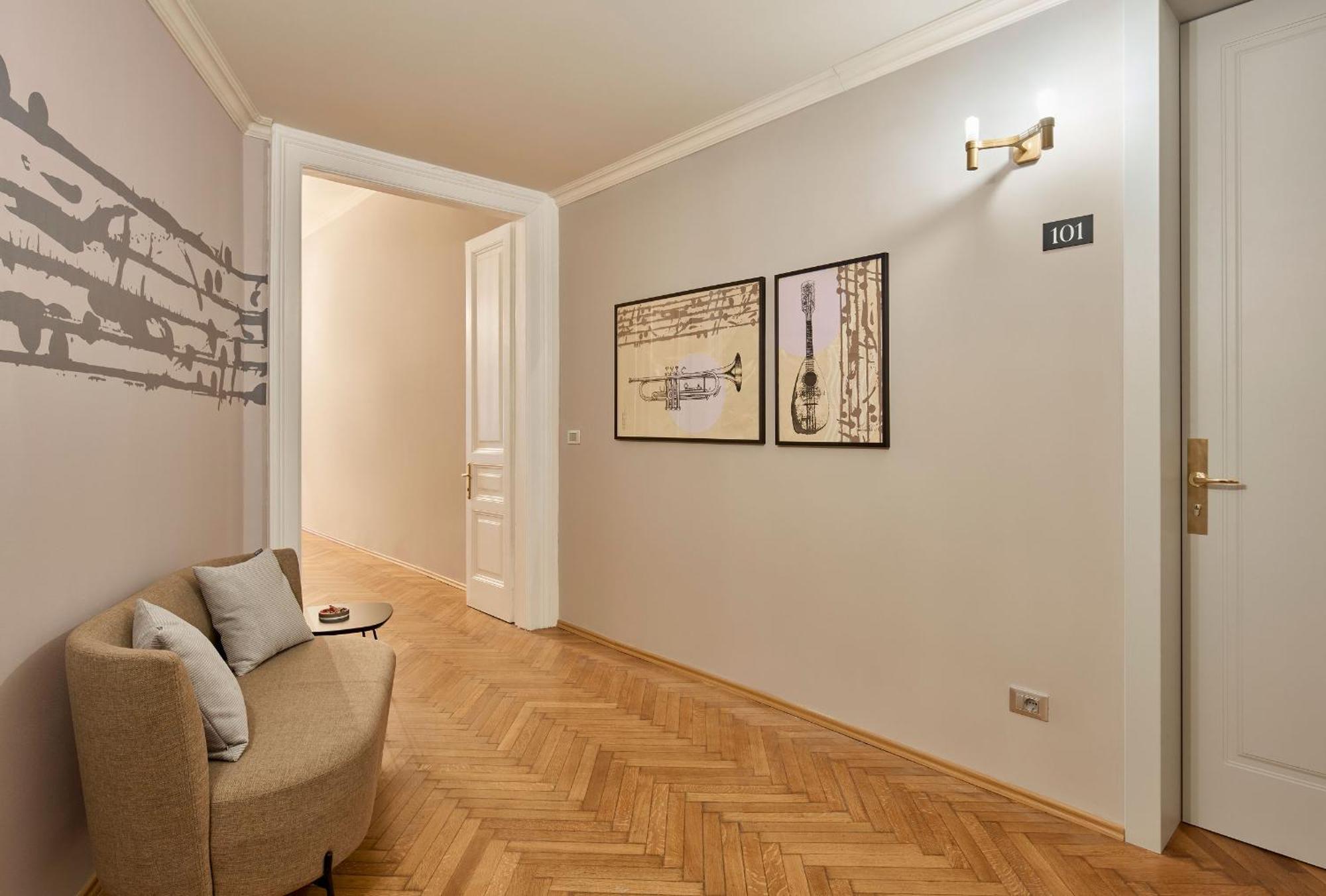 Urbanauts Beletages Sonata Apartment Триест Екстериор снимка
